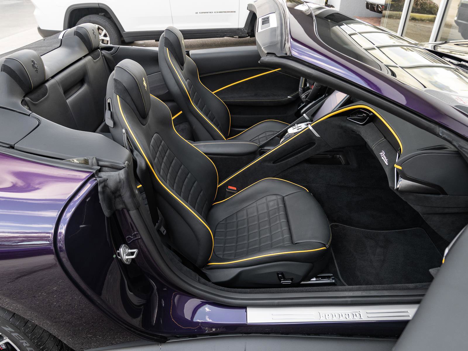 Used 2025 Ferrari Roma Spider RWD image 28