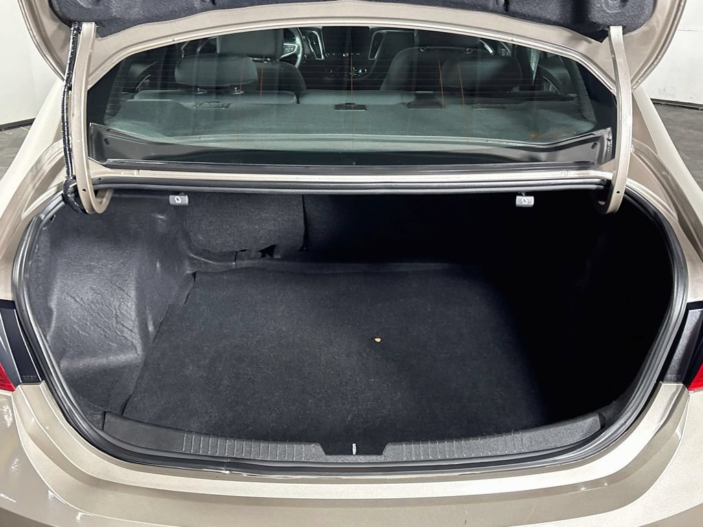 Used 2023 Chevrolet Malibu LT FWD image 21