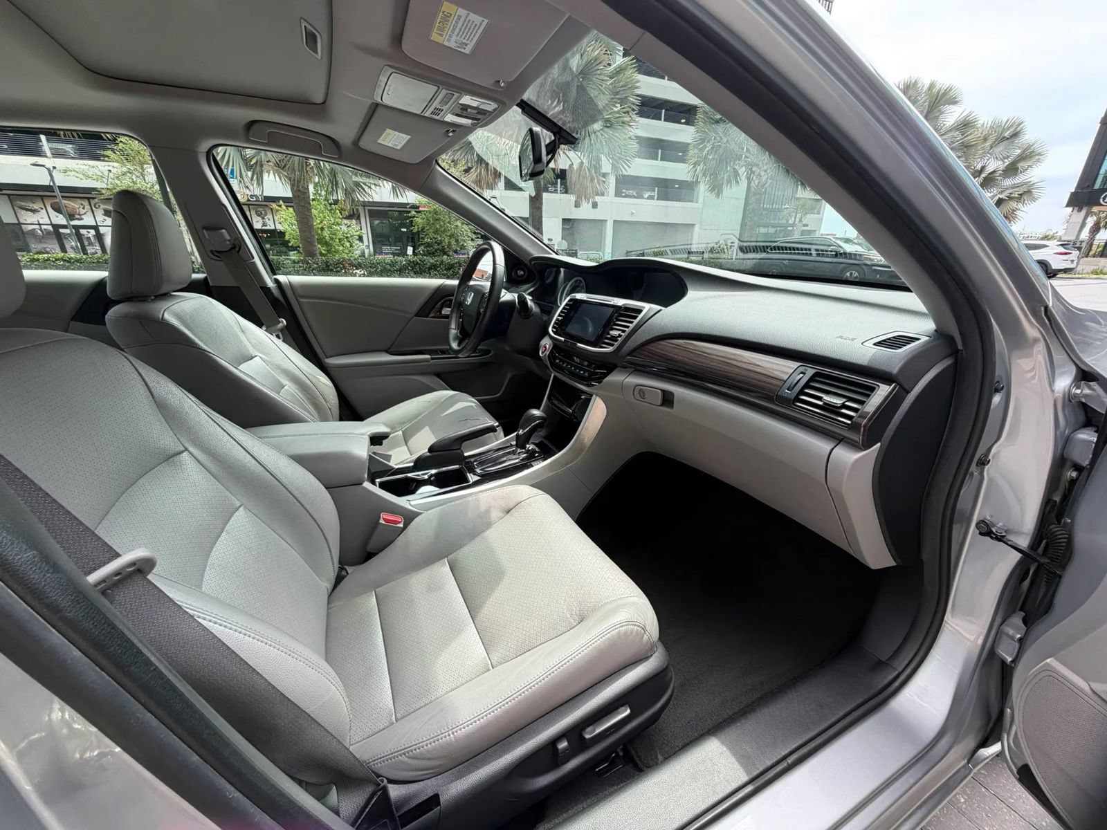 Used 2017 Honda Accord EX-L image 15