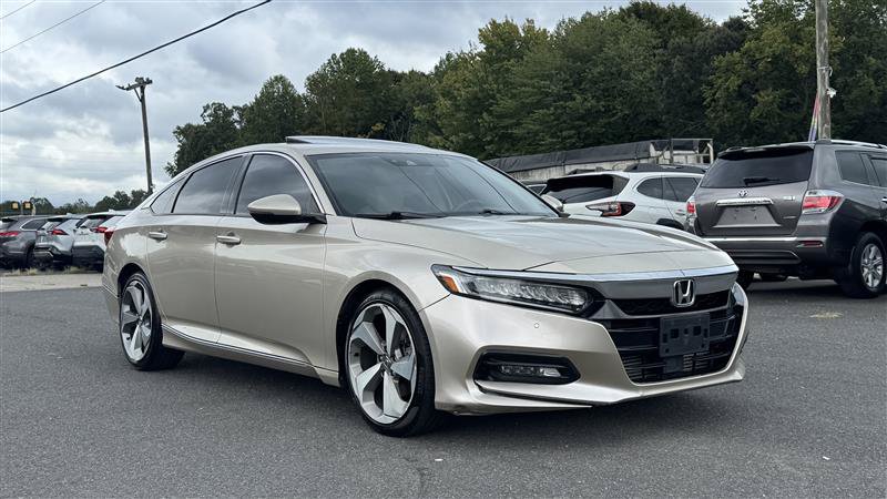 Used 2018 Honda Accord Touring image 4