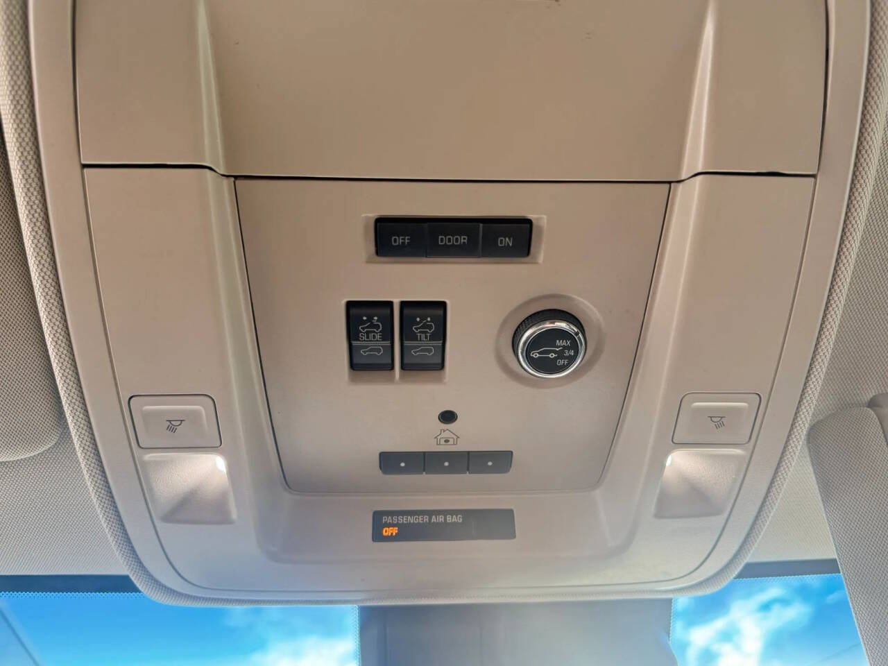 Used 2015 Chevrolet Suburban LT AWD/4WD image 18