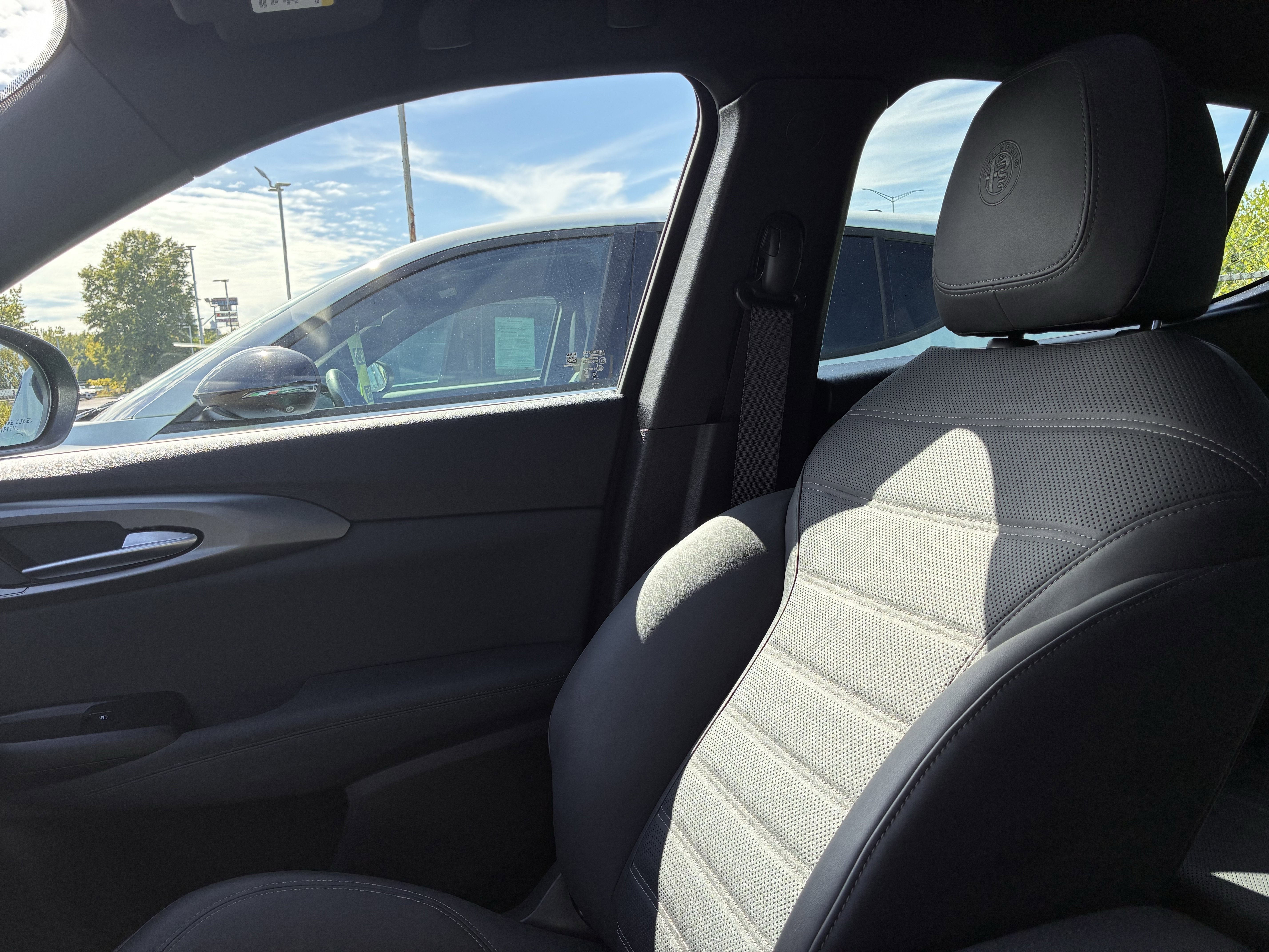 Certified 2024 Alfa Romeo Tonale Ti w/ Premium Interior Package image 24