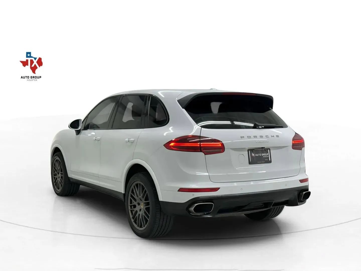 Used 2018 Porsche Cayenne Platinum Edition image 5