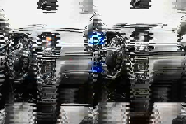 Used 2016 Honda Odyssey Touring Elite image 12