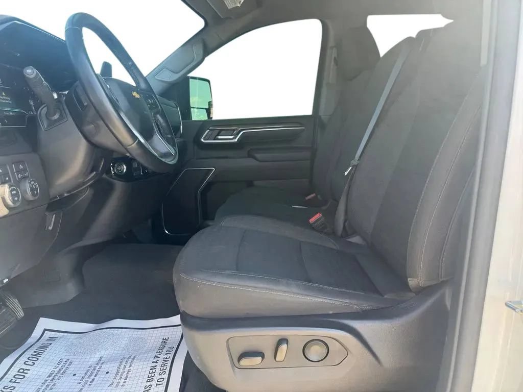 Used 2025 Chevrolet Silverado 2500 LT AWD/4WD image 13