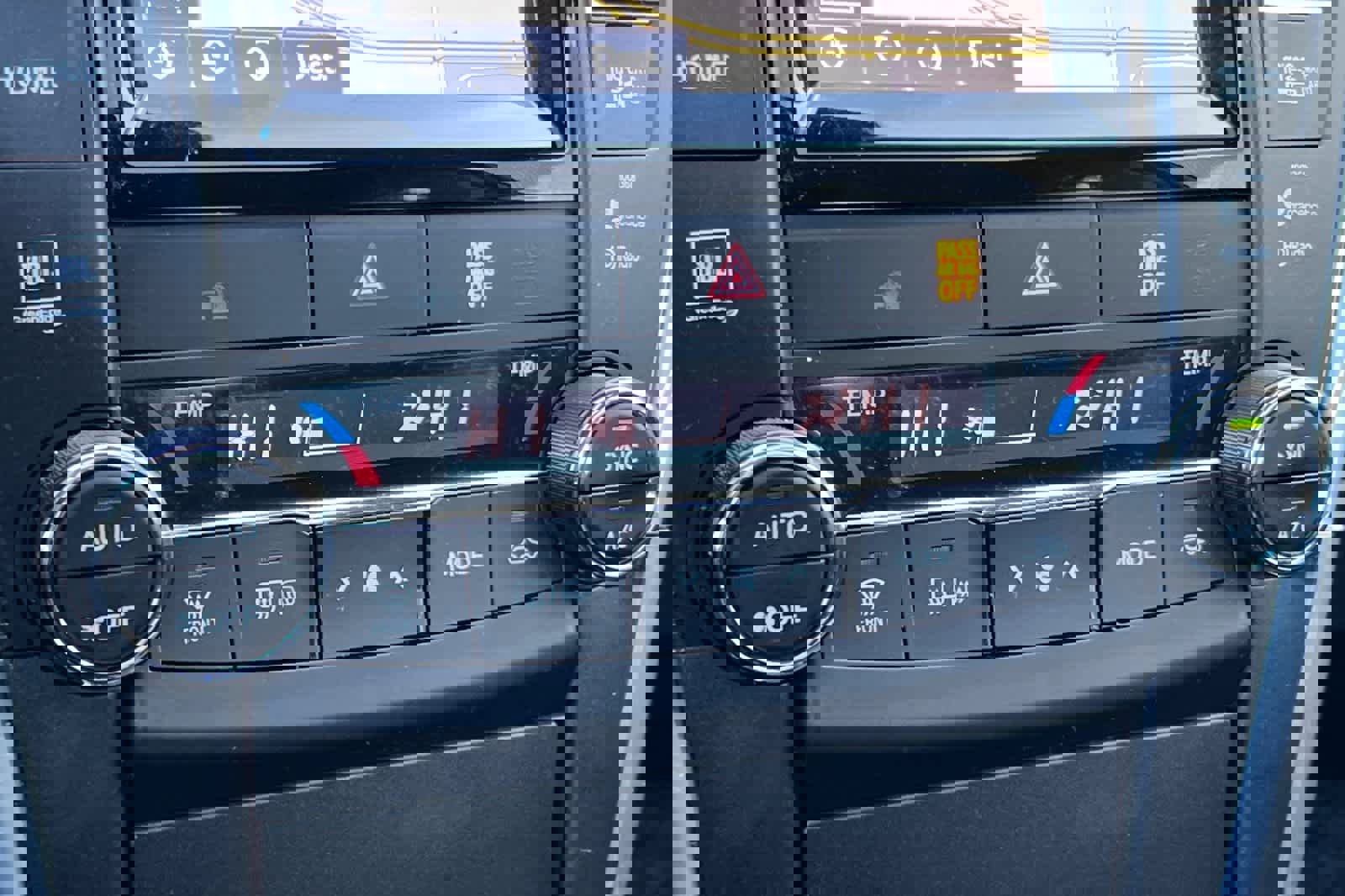 Used 2015 Toyota Camry XSE w/ Advanced Technology Package image 22