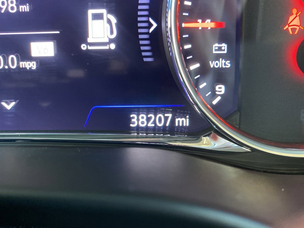 Used 2023 GMC Acadia Denali image 6