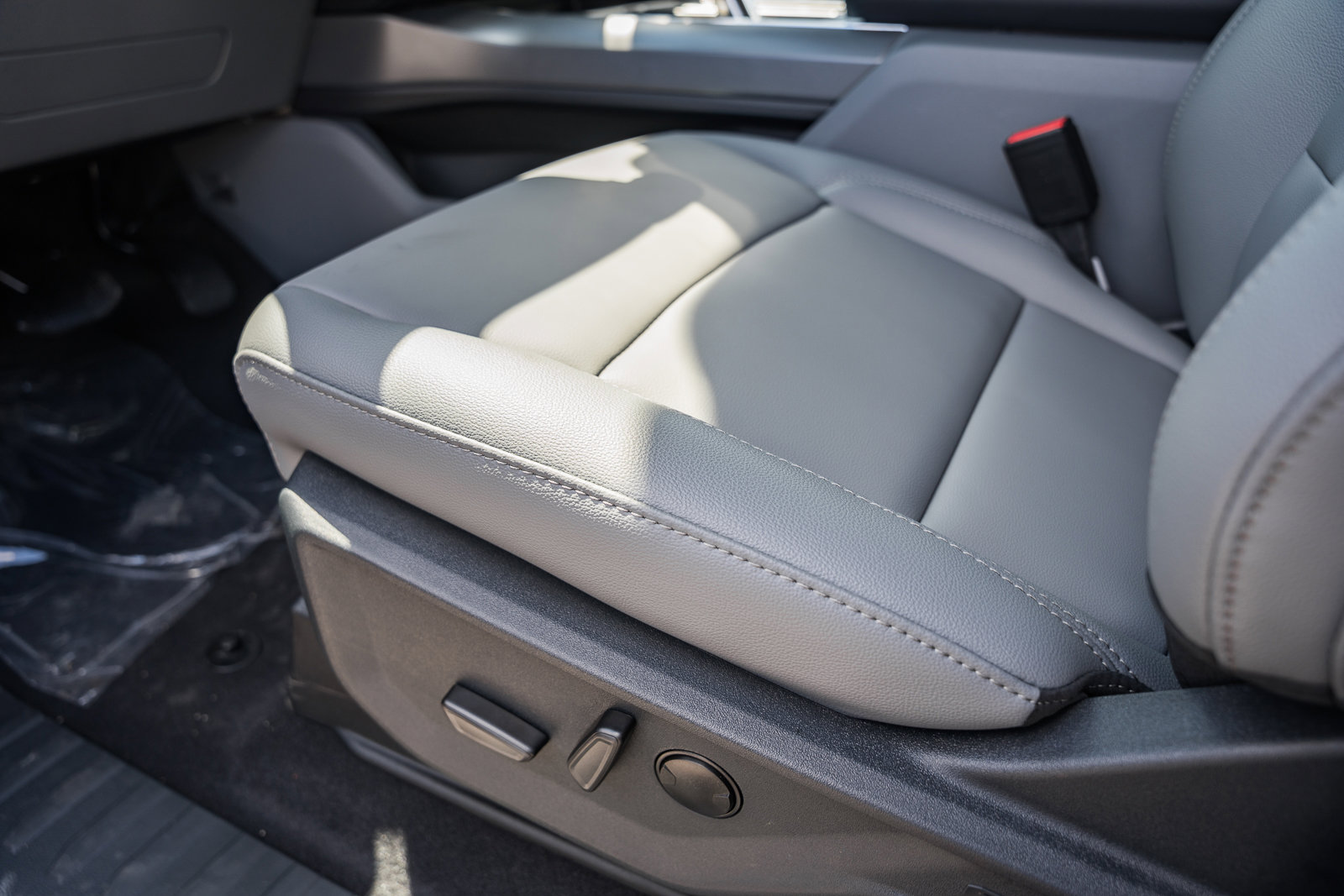 New 2025 Ford F150 Lightning Flash image 38