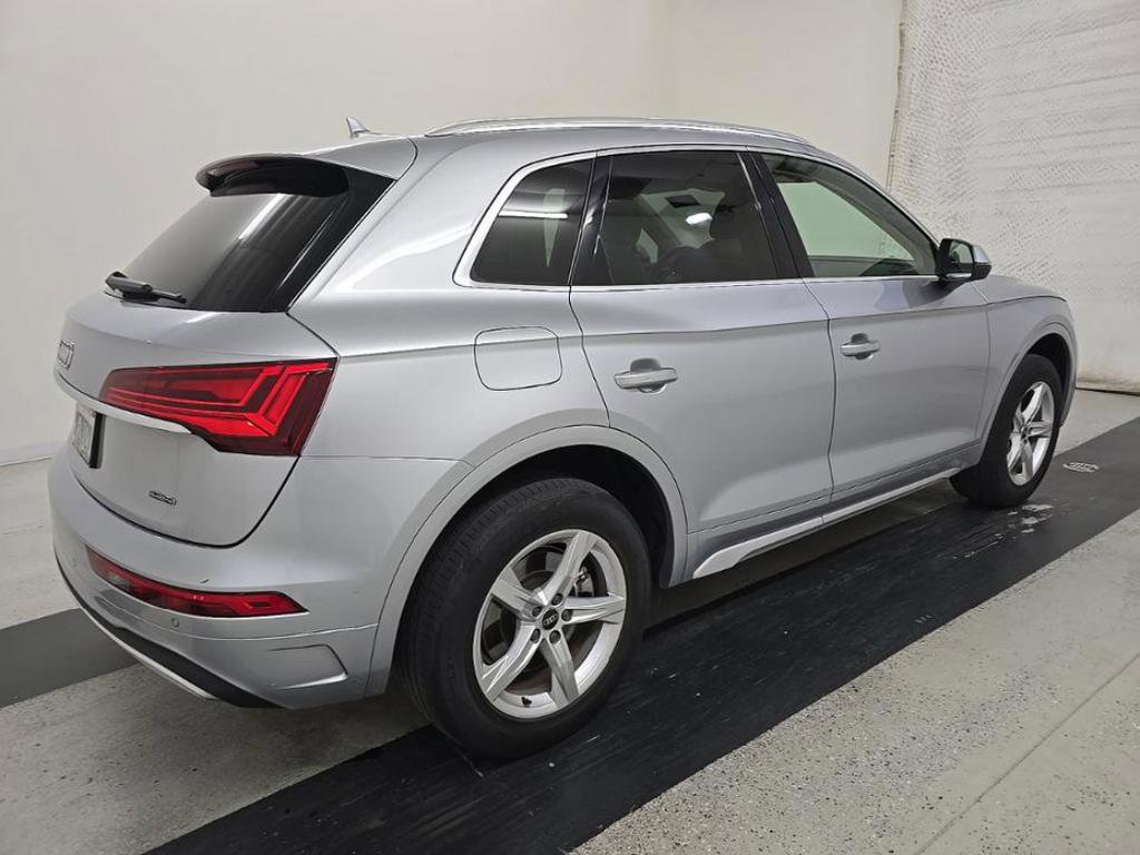 Used 2023 Audi Q5 2.0T Premium w/ Convenience Package AWD/4WD image 2