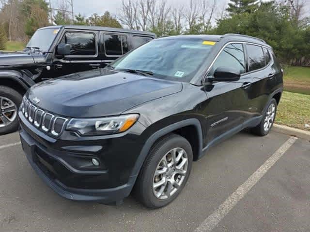 Used 2022 Jeep Compass Latitude image 2