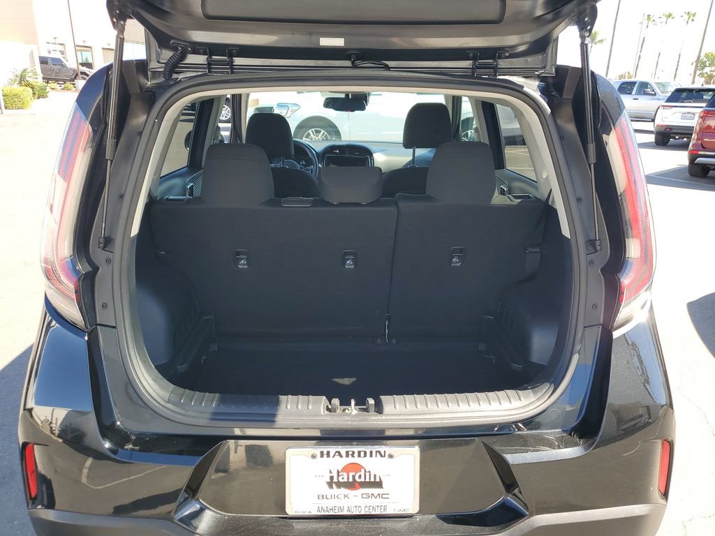 Used 2023 Kia Soul S image 8