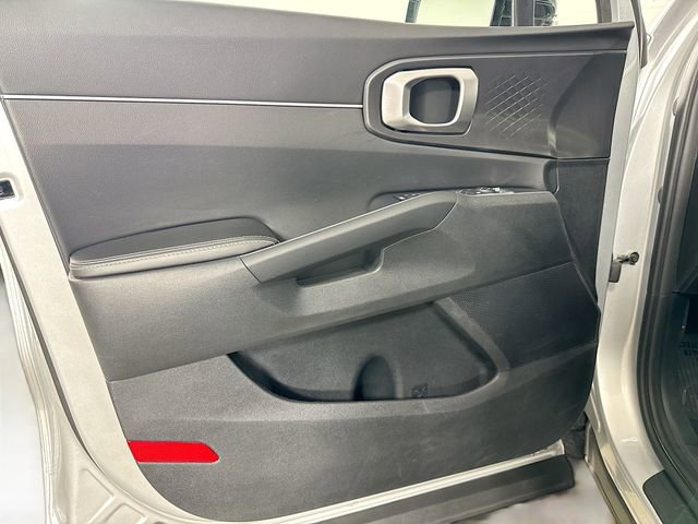Used 2022 Kia Sorento S image 12