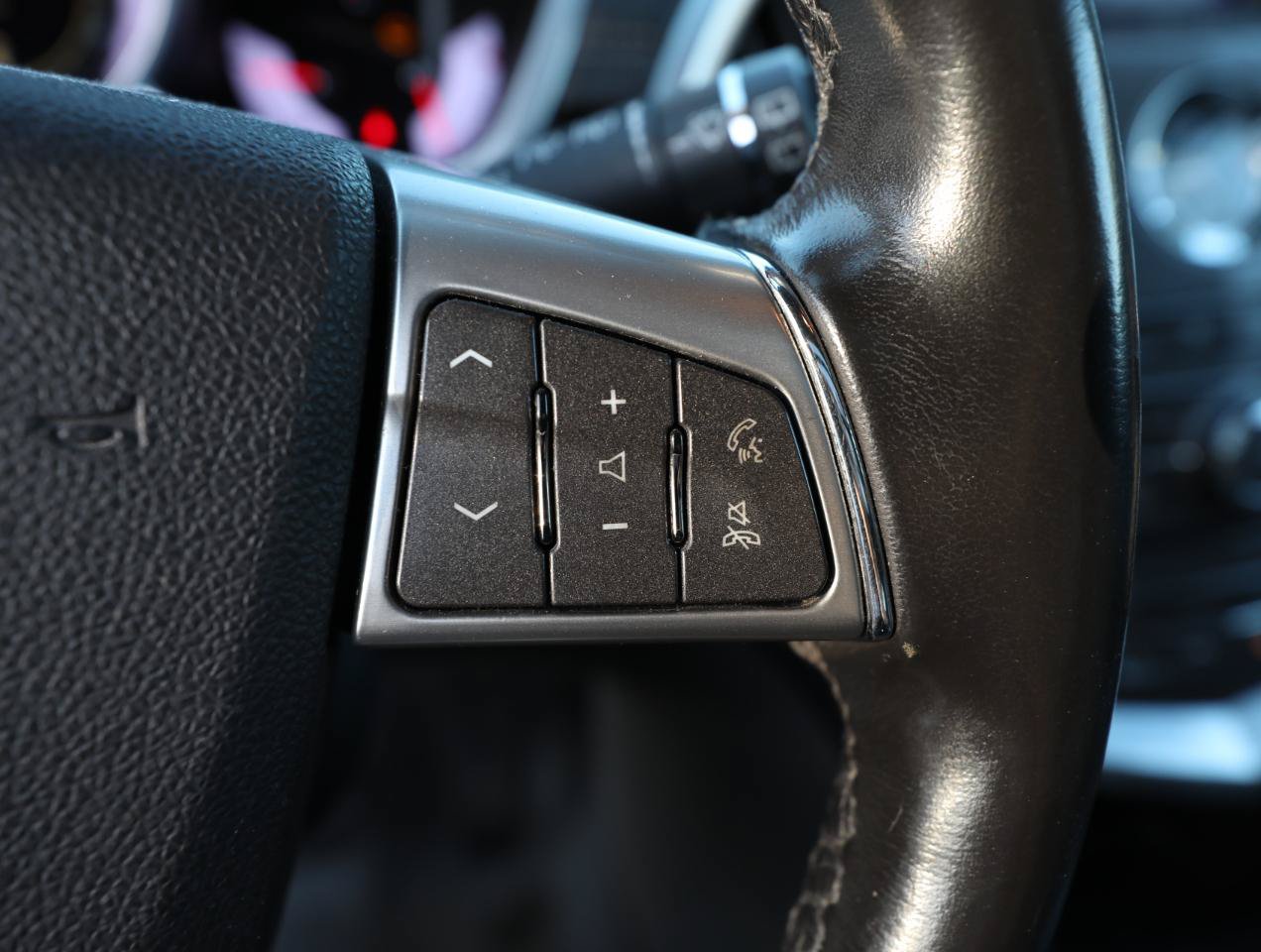 Used 2010 Cadillac SRX Luxury AWD/4WD image 22