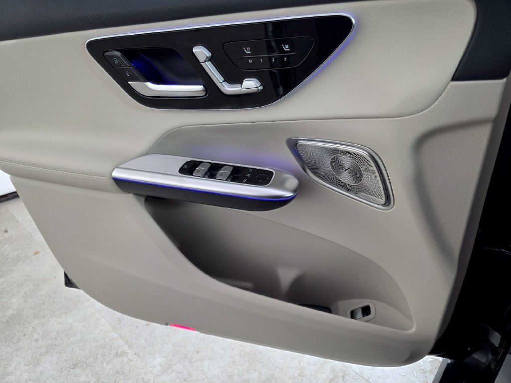New 2027 Mercedes-Benz GLC 300 4MATIC image 15