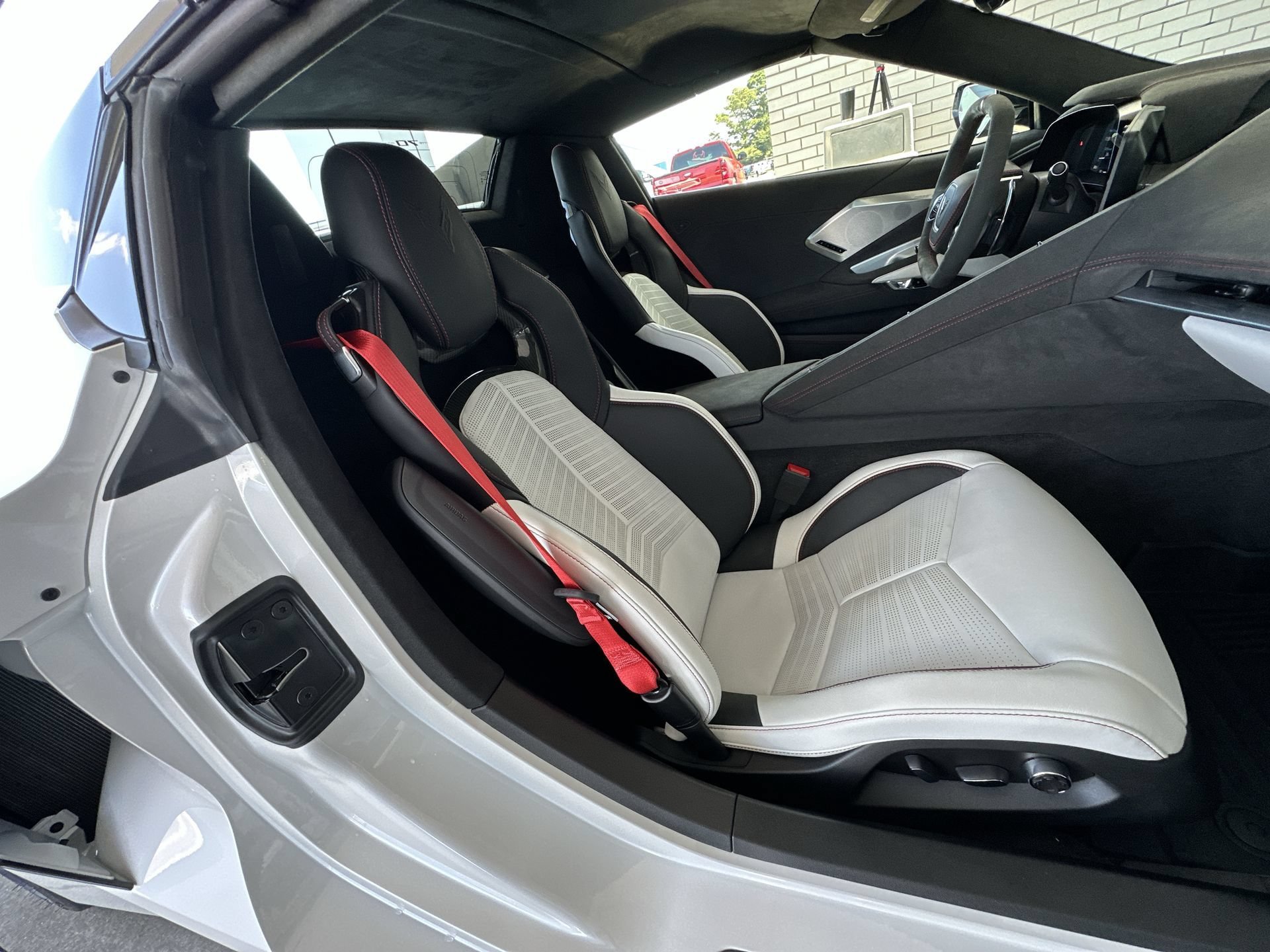 Used 2023 Chevrolet Corvette Stingray Premium Conv w/ Z51 Performance Package RWD image 25