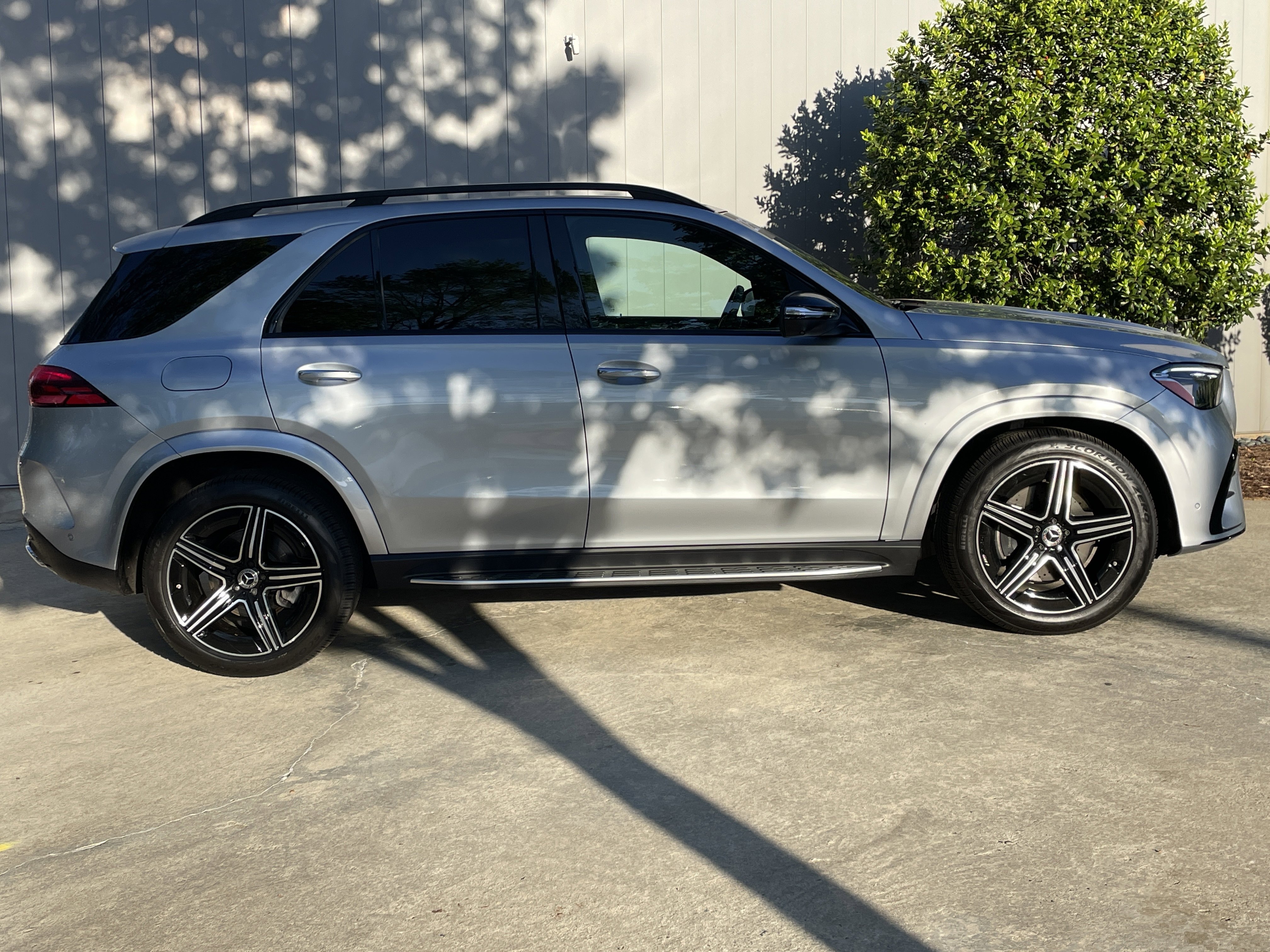 Certified 2025 Mercedes-Benz GLE 450e 4MATIC image 5