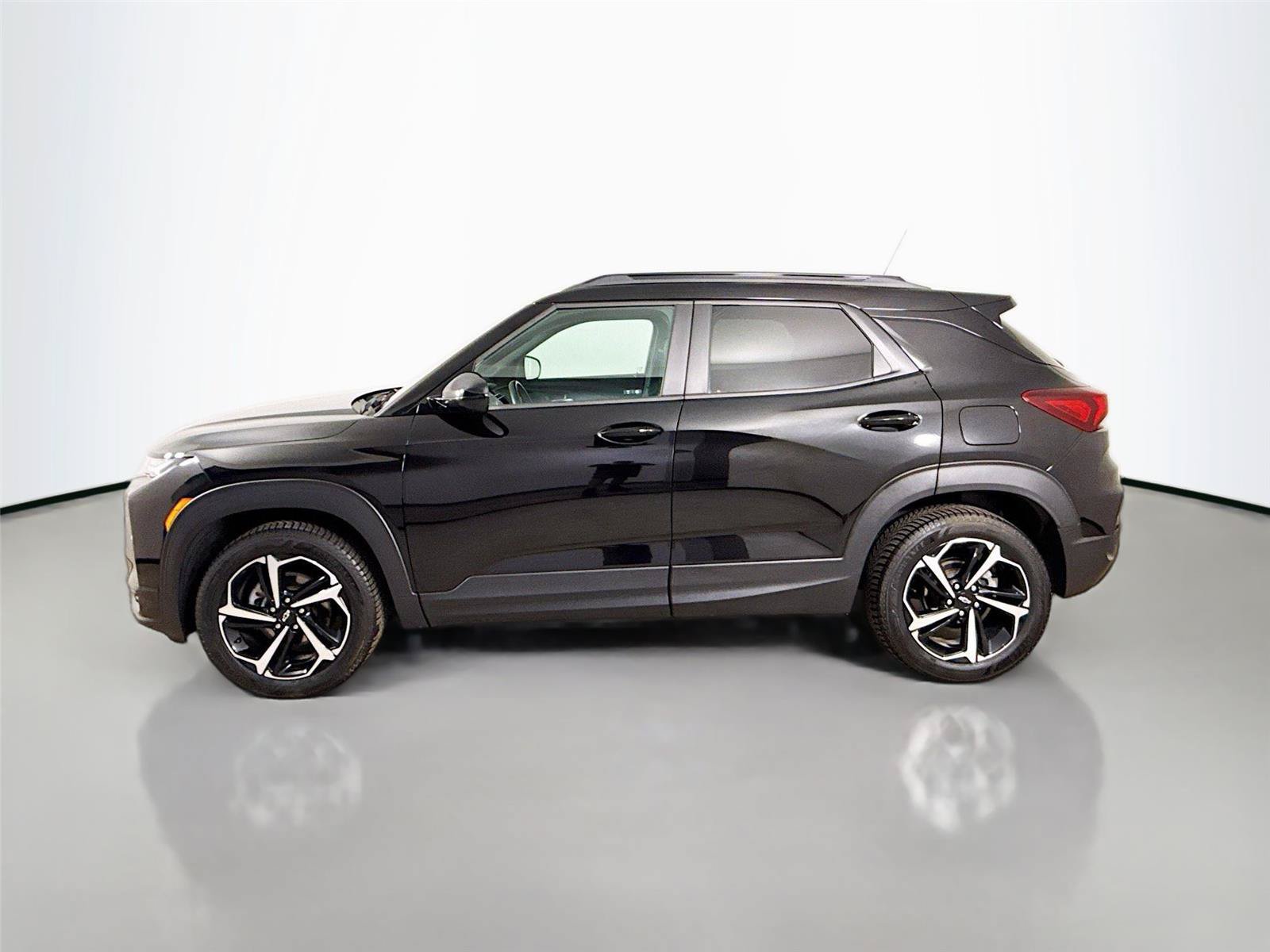 Used 2021 Chevrolet TrailBlazer RS w/ Sun and Liftgate Package AWD/4WD image 8