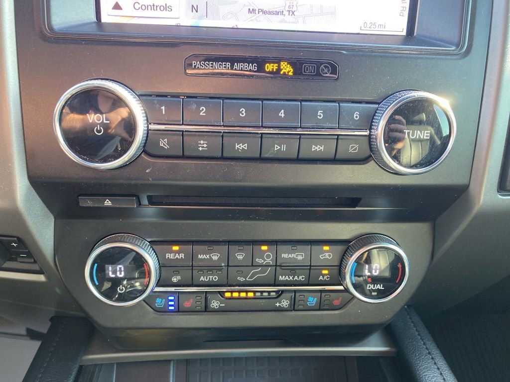 Used 2018 Ford Expedition Max XLT w/ Equipment Group 202A AWD/4WD image 27