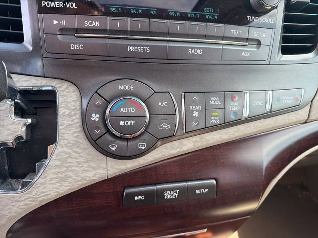 Used 2012 Toyota Sienna XLE w/ Entertainment Pkg image 16