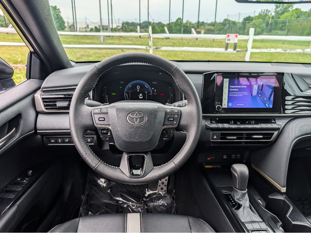 Used 2026 Toyota Camry SE FWD image 30