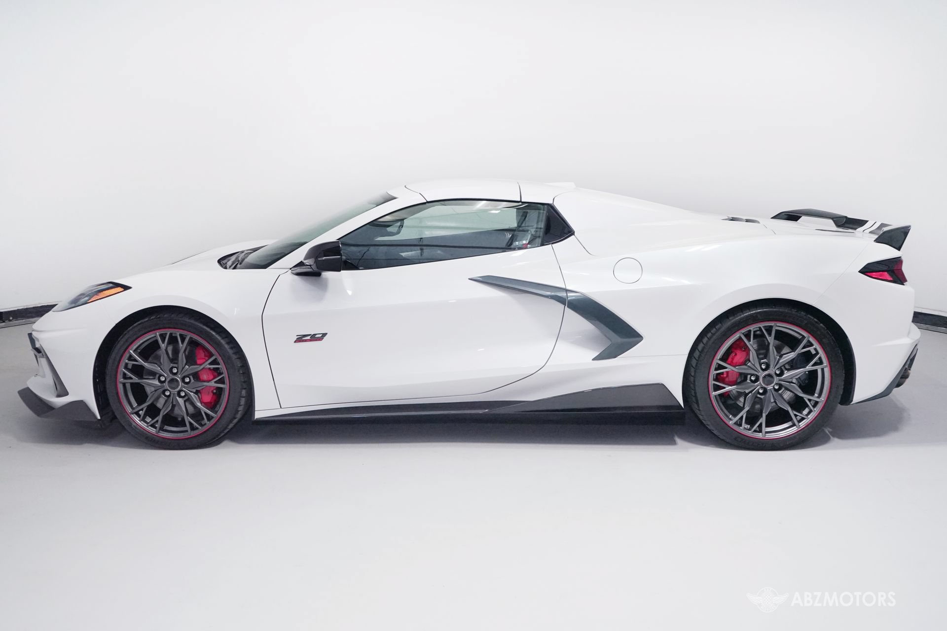 Used 2023 Chevrolet Corvette Stingray Premium Conv w/ Z51 Performance Package RWD image 4