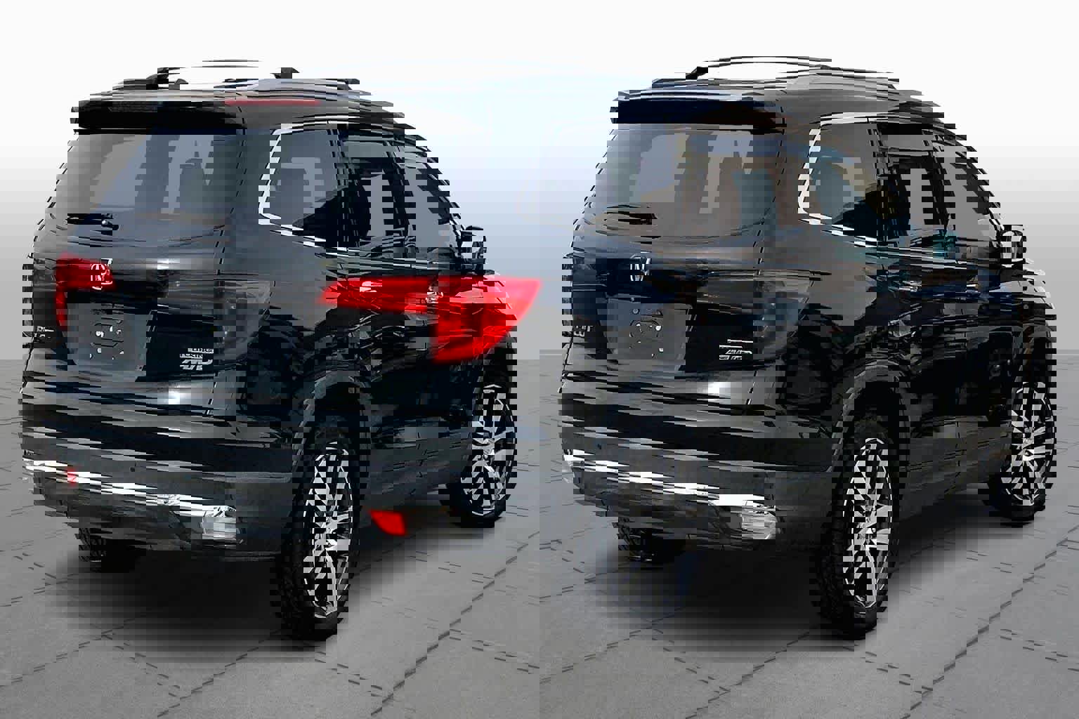 Used 2016 Honda Pilot Touring image 13