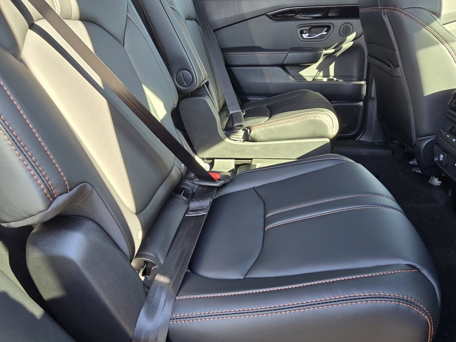 Used 2025 Honda Pilot TrailSport image 24