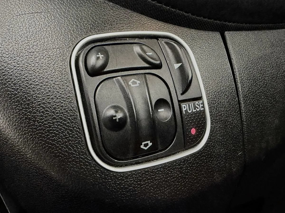 Used 2011 Mercedes-Benz SL 63 AMG image 25
