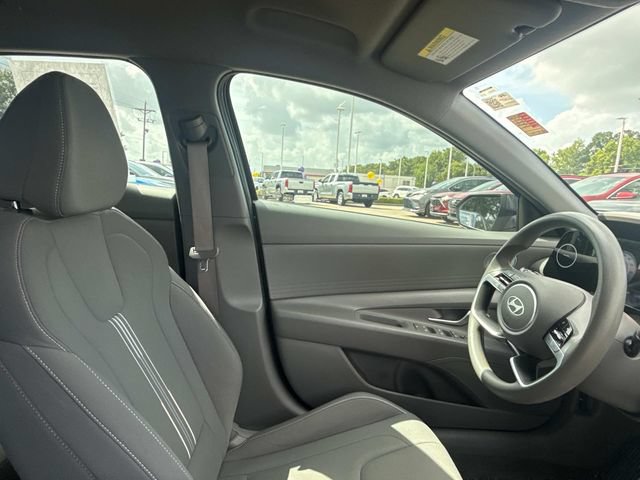 Used 2024 Hyundai Elantra SEL FWD image 15