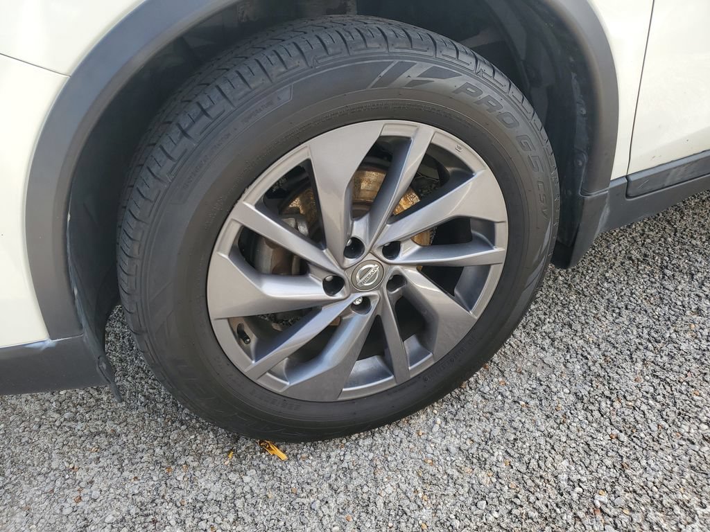 Certified 2016 Nissan Rogue SL w/ SL Premium Package FWD image 8