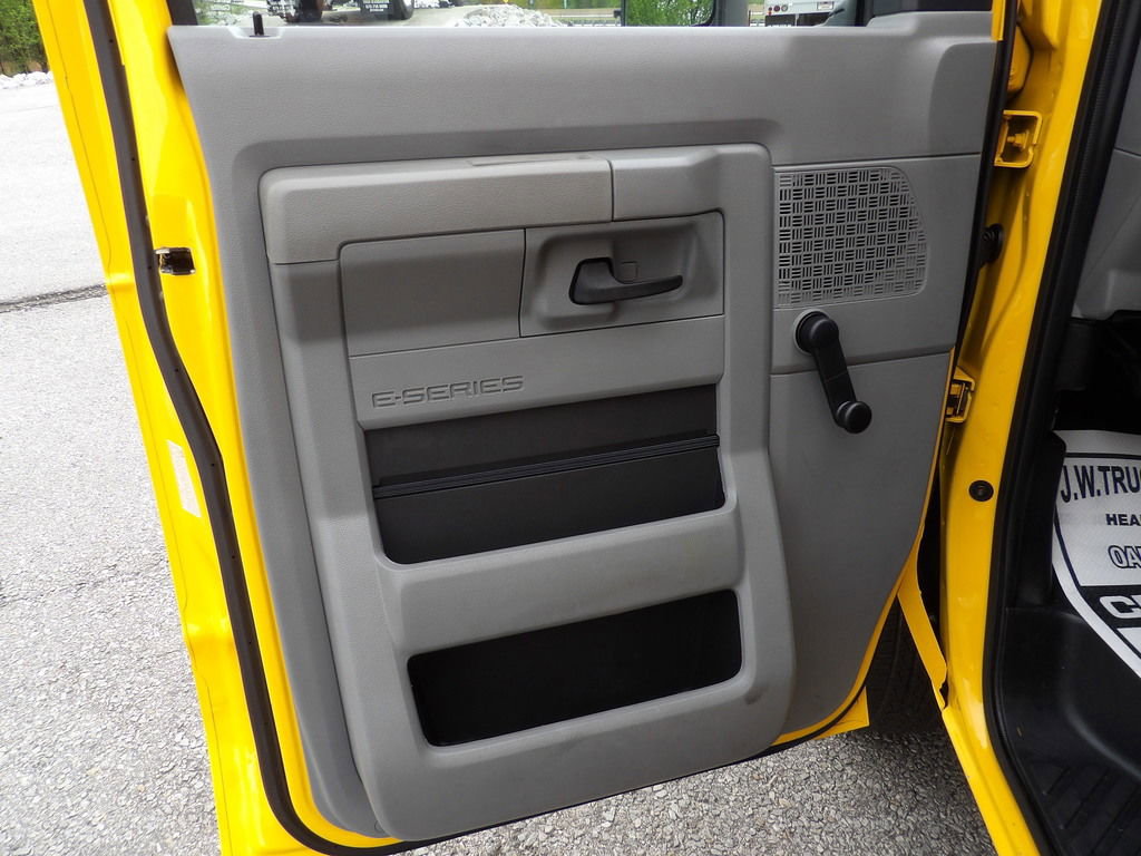 Used 2021 Ford E-350 and Econoline 350 Super Duty RWD image 14
