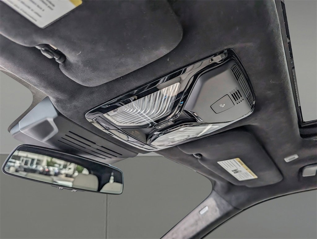 Used 2025 BMW X5 xDrive40i w/ Executive Package image 32