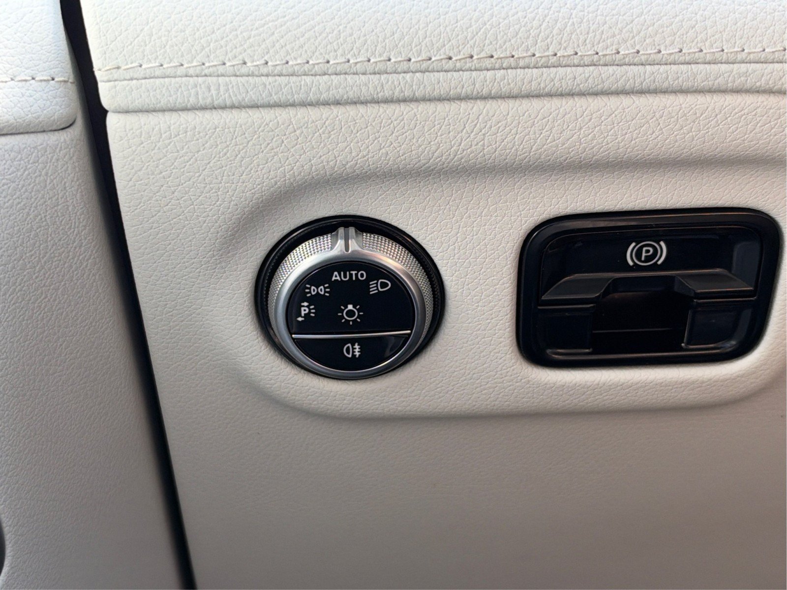 Used 2023 Mercedes-Benz EQE 350+ 4MATIC Sedan image 18