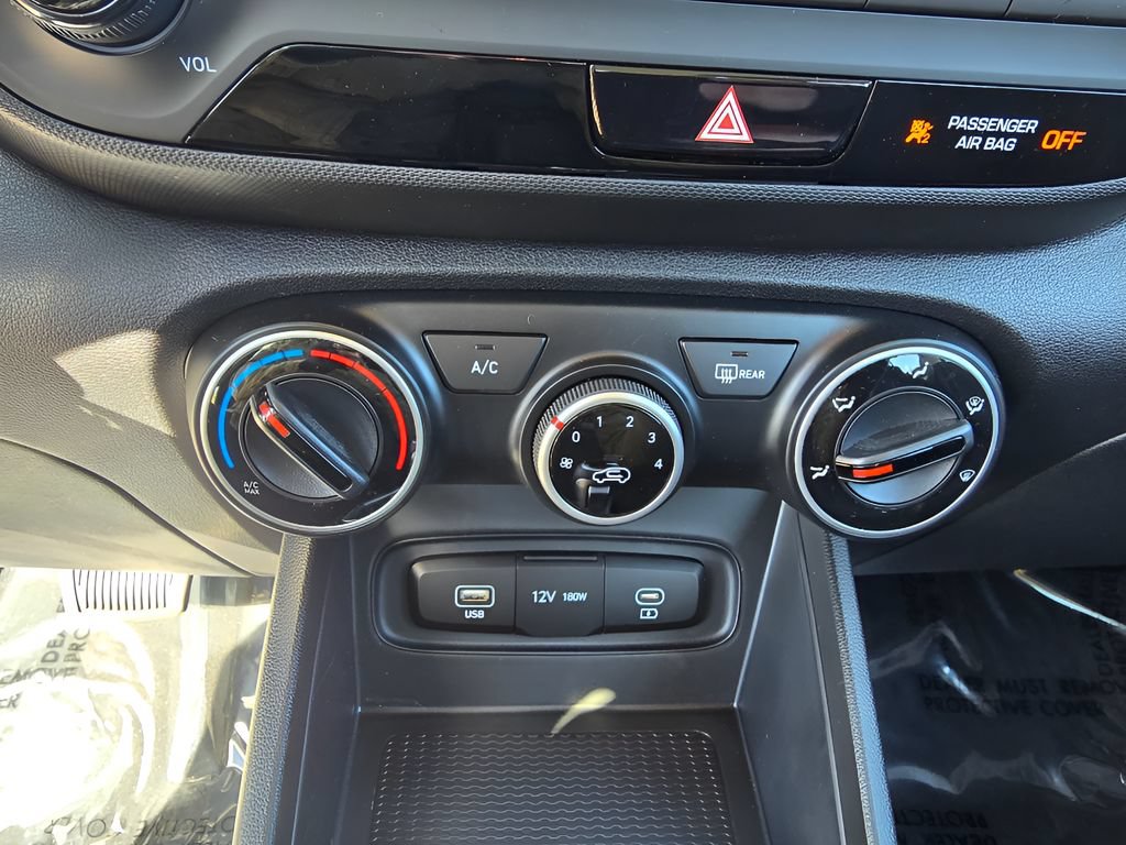 Used 2026 Hyundai Venue SE FWD image 21