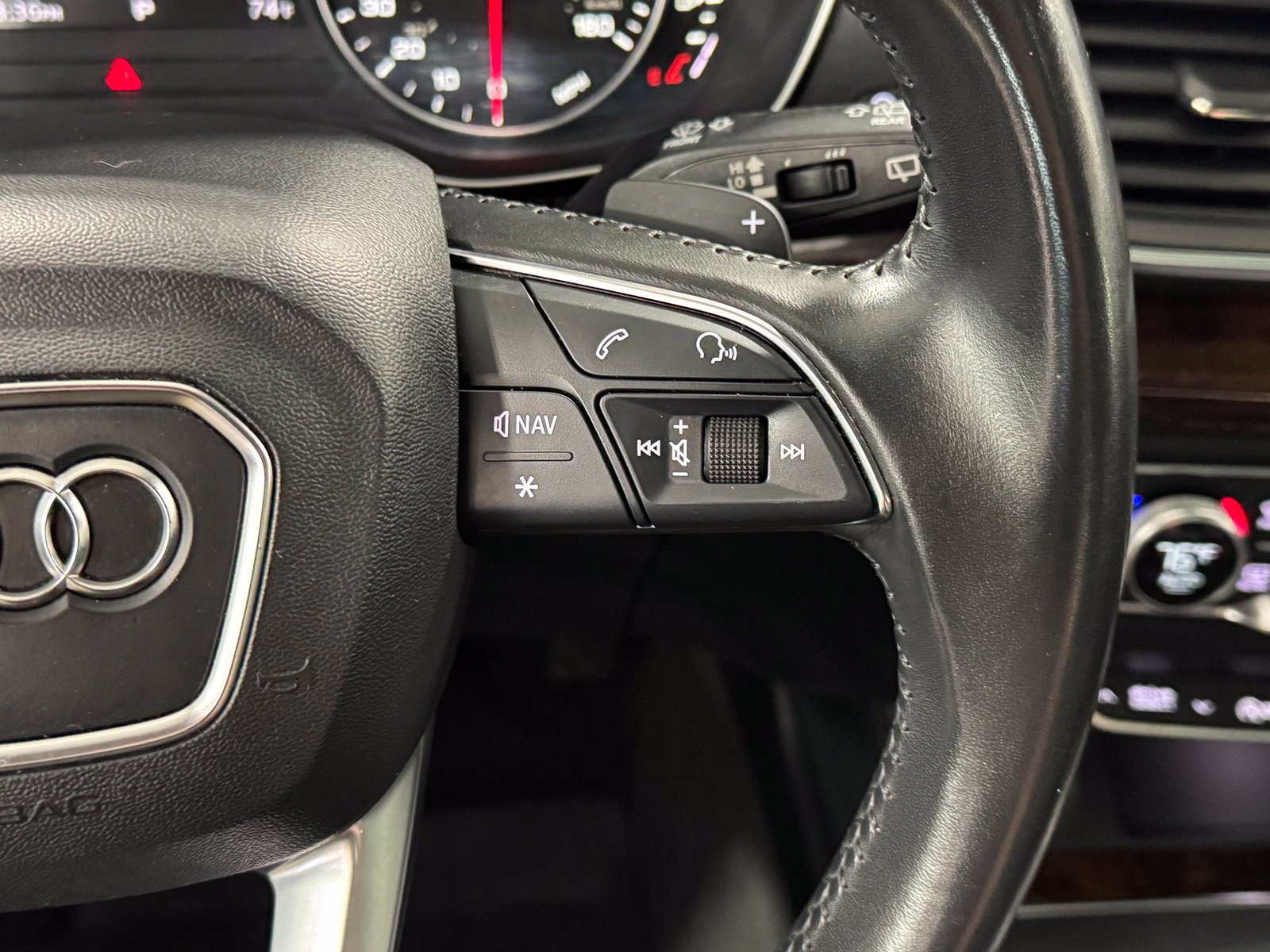 Used 2018 Audi Q5 2.0T Premium w/ Convenience Package AWD/4WD image 22
