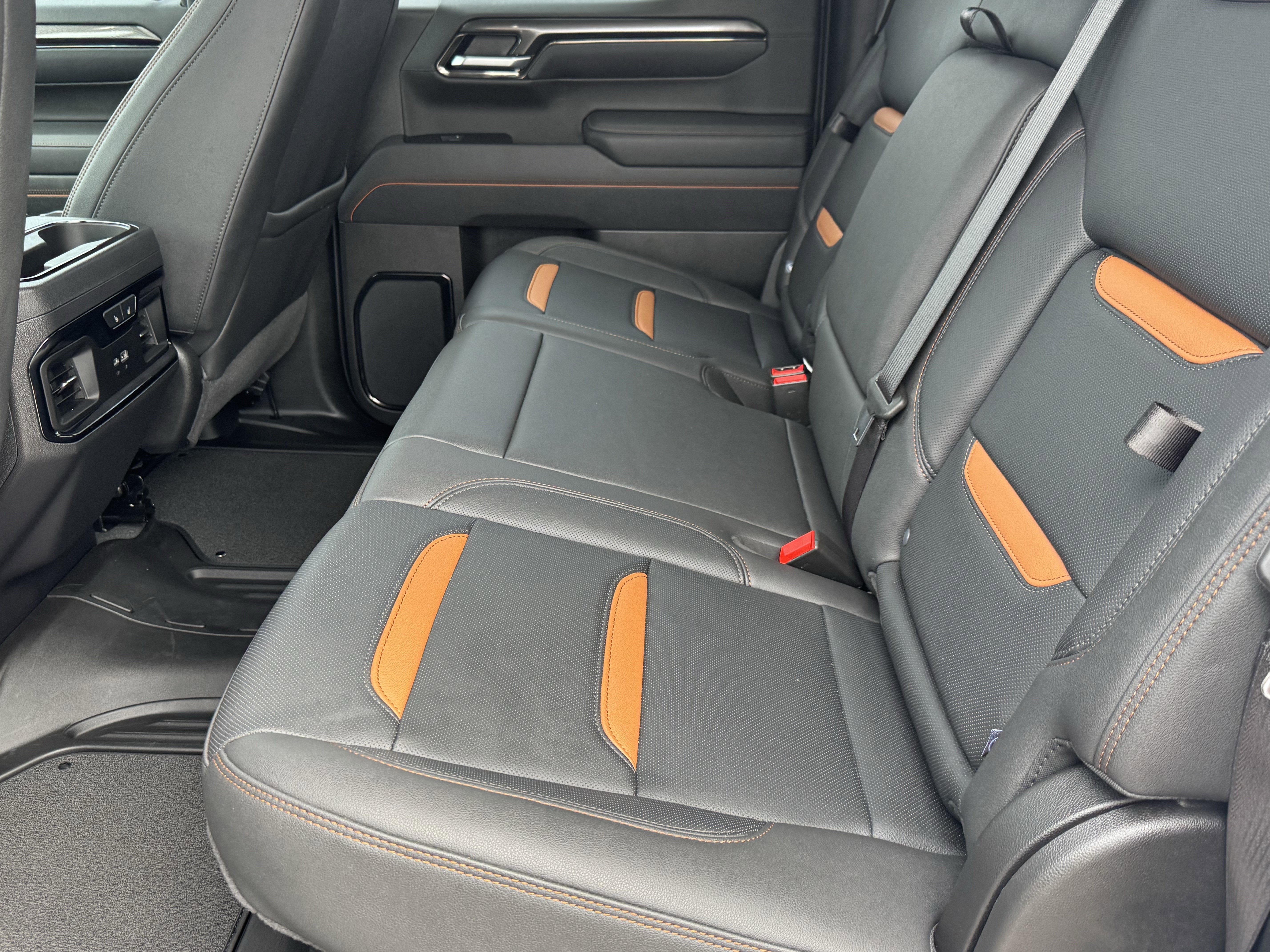 Used 2025 GMC Sierra 1500 AT4 w/ AT4 Premium Package image 11