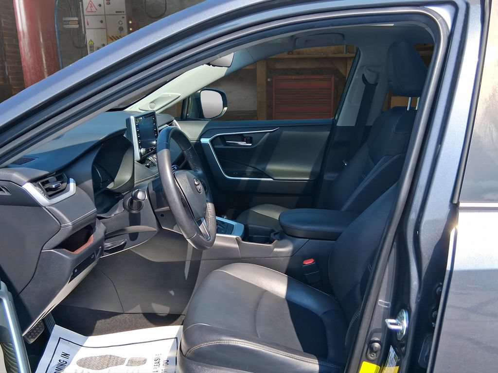 Used 2021 Toyota RAV4 Limited AWD/4WD image 16