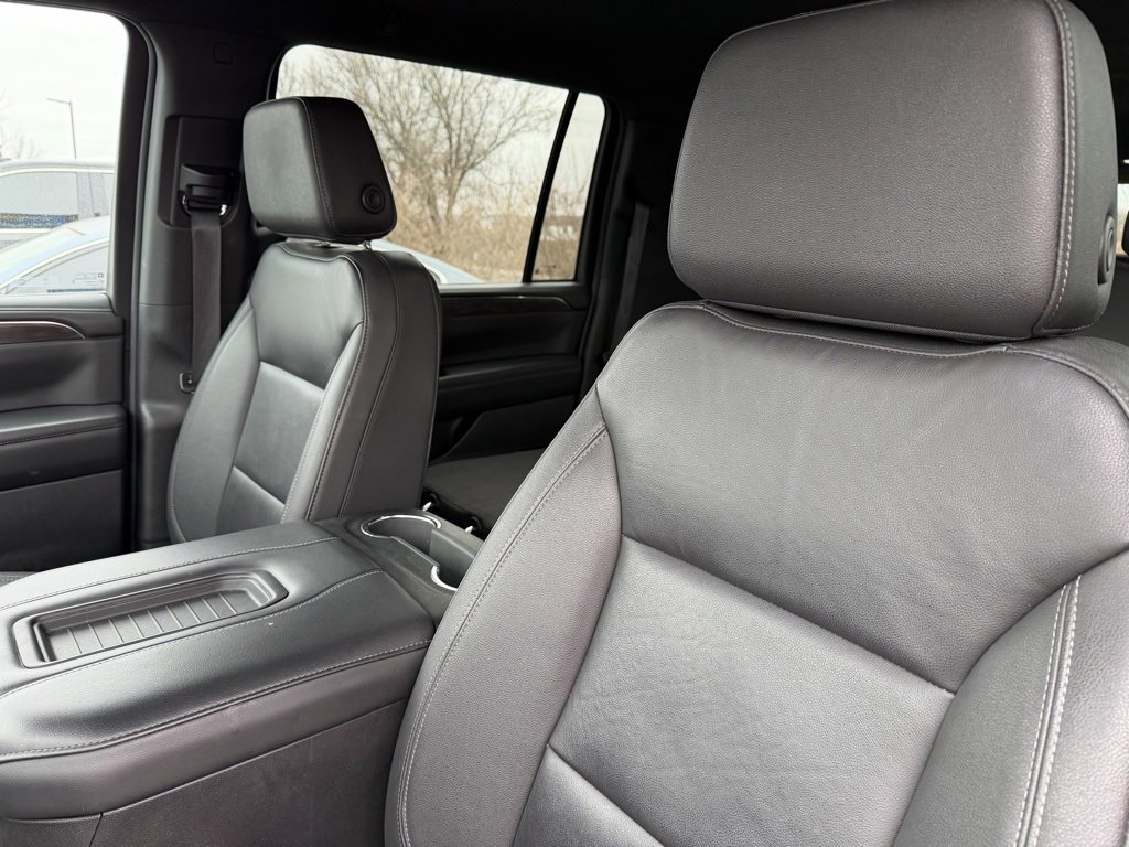 Used 2024 Chevrolet Suburban LT image 10