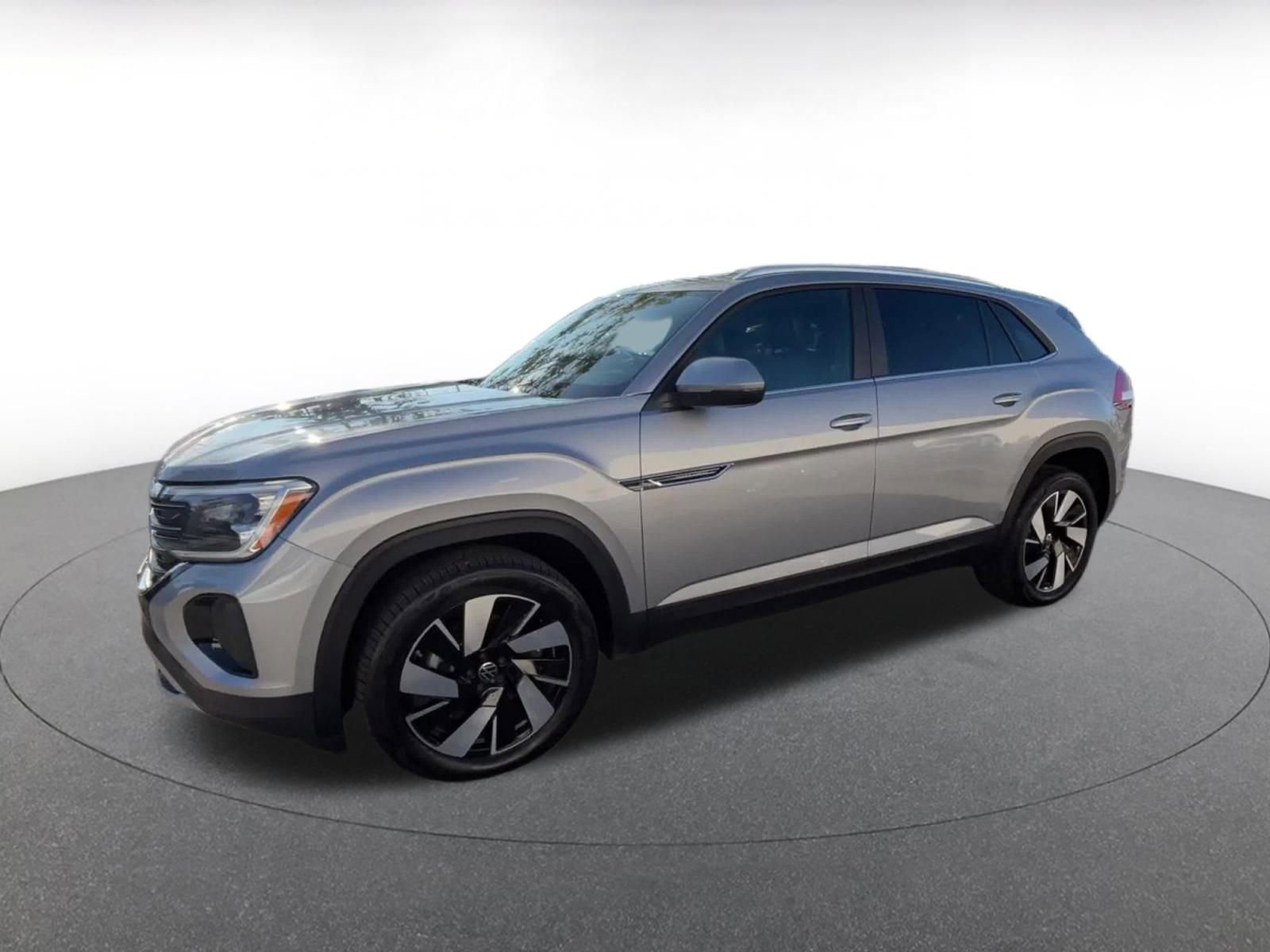 Used 2025 Volkswagen Atlas Cross Sport SE image 8