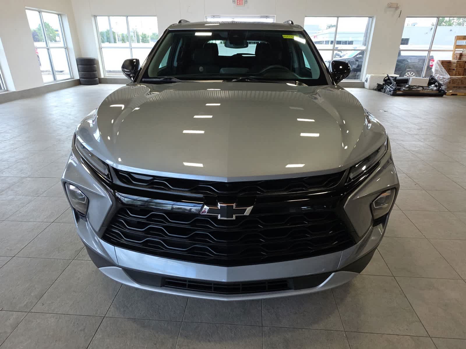 Used 2024 Chevrolet Blazer LT w/ Convenience Package FWD image 2