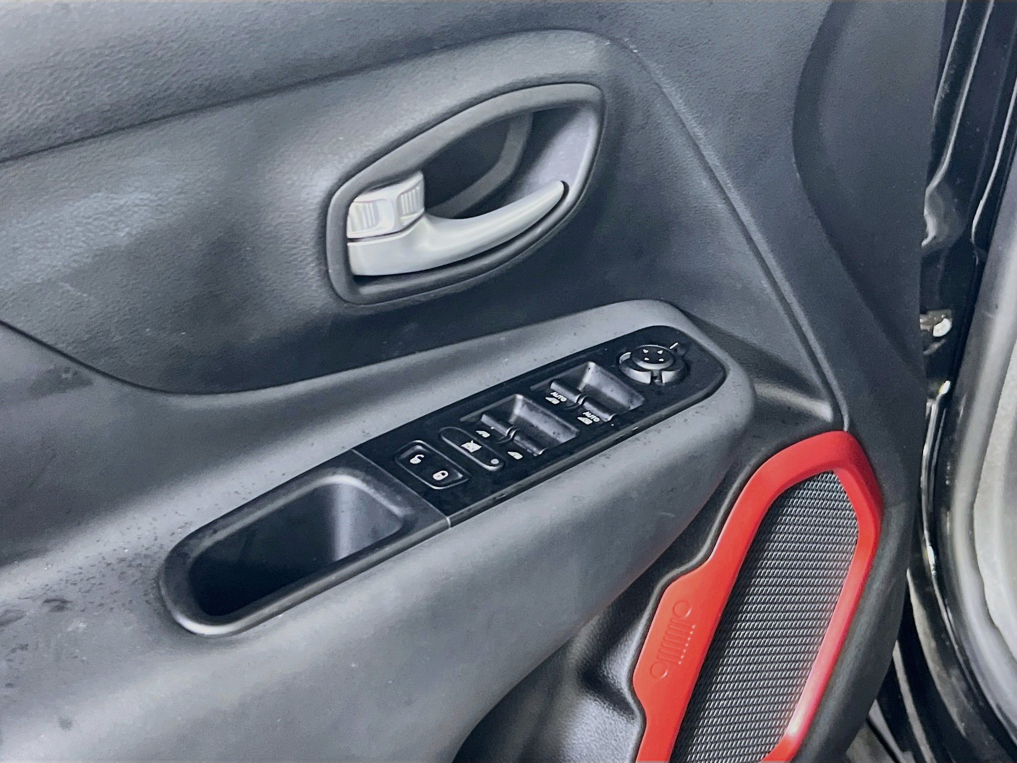 Used 2023 Jeep Renegade Trailhawk w/ Sun/Sound Group AWD/4WD image 18