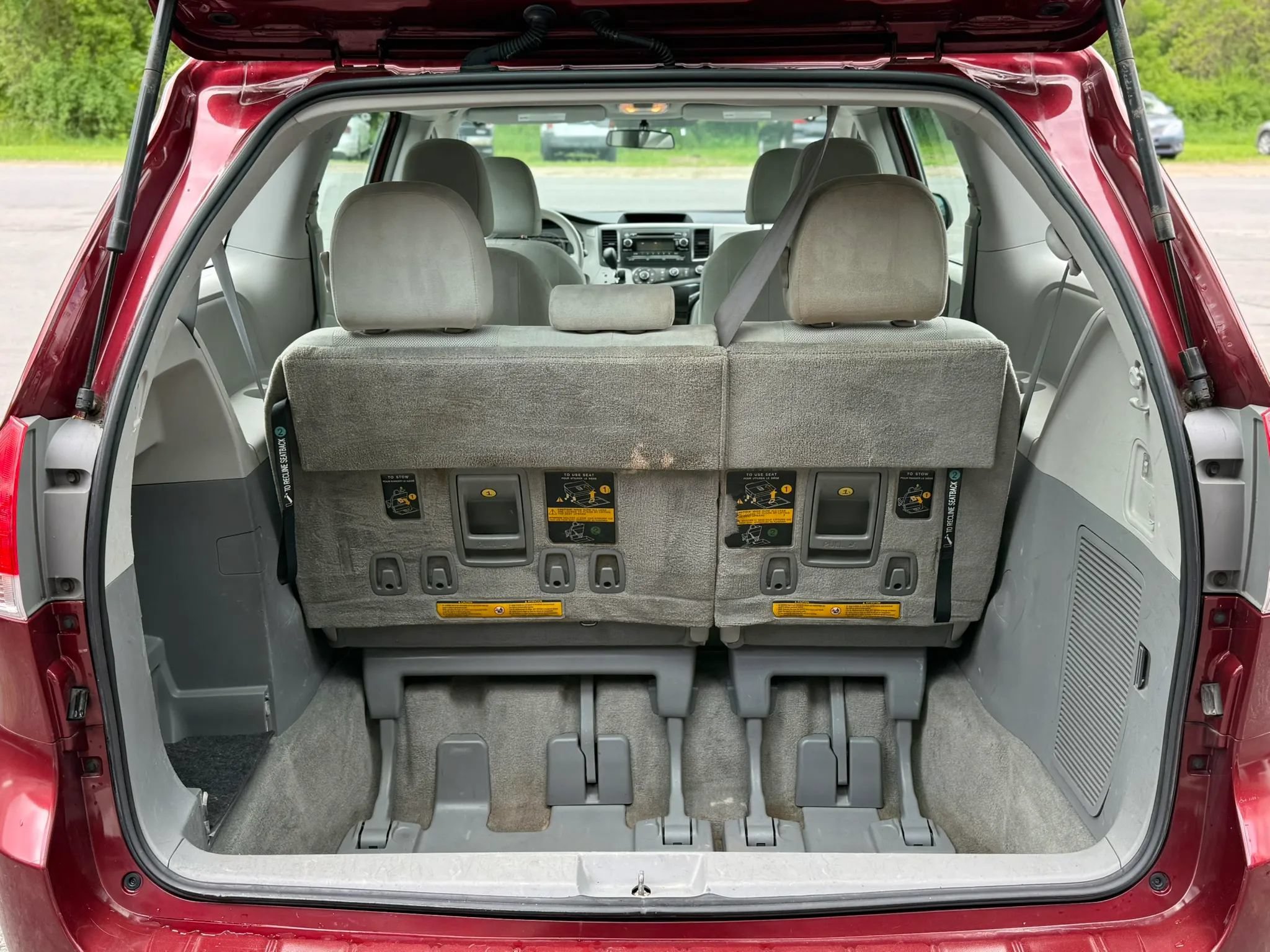 Used 2013 Toyota Sienna L FWD image 40
