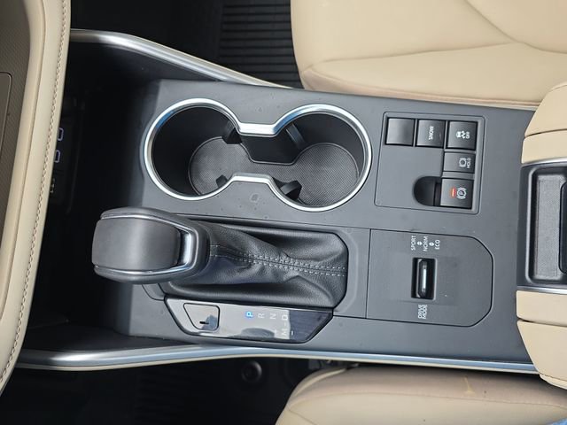 Used 2025 Toyota Highlander XLE image 26