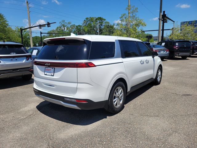 Used 2024 Kia Carnival LX FWD image 2