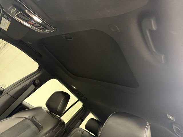 Used 2024 Jeep Grand Cherokee Altitude AWD/4WD image 23