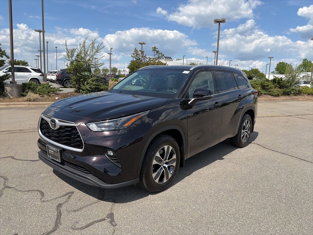 Used 2022 Toyota Highlander XLE