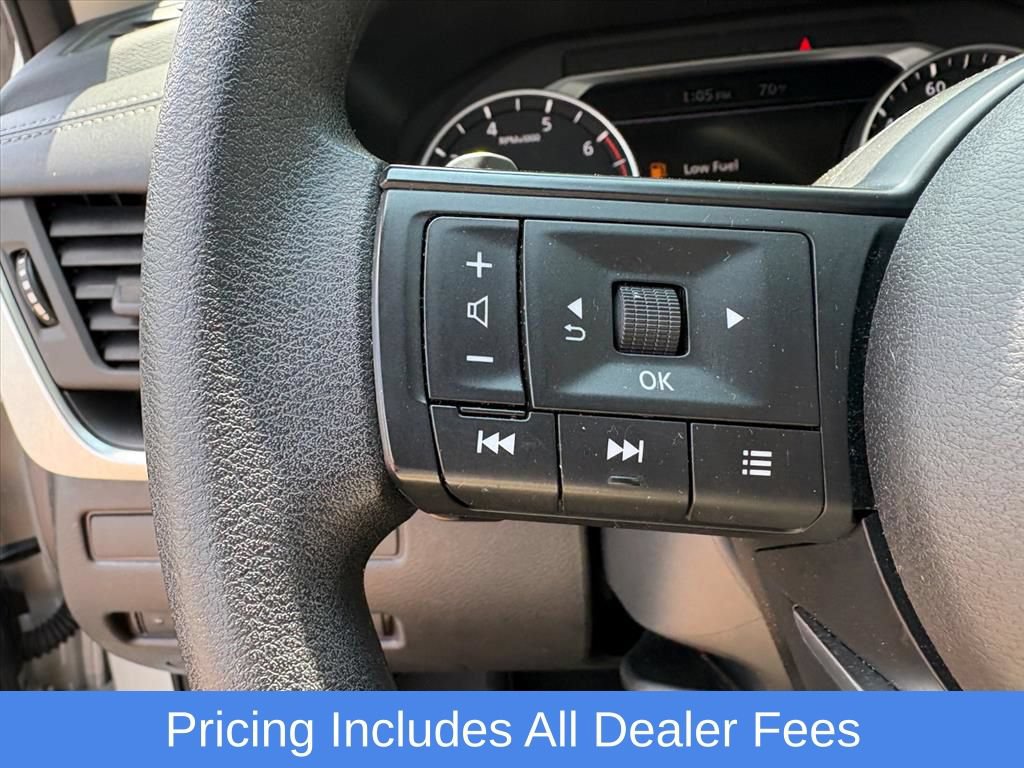 Used 2024 Nissan Rogue S AWD/4WD image 14
