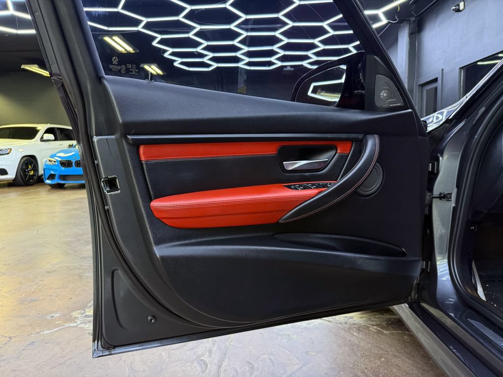 Used 2018 BMW M3 RWD image 13