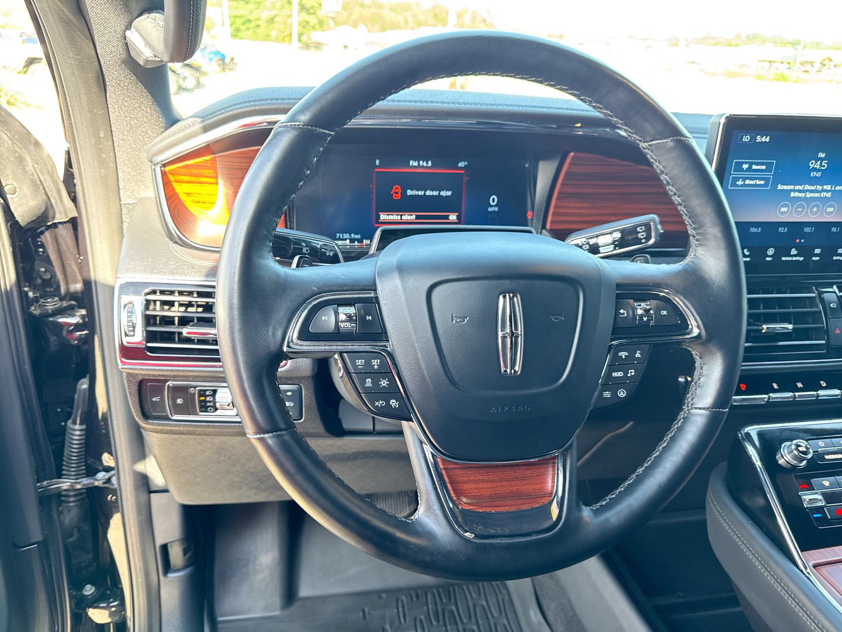 Used 2024 Lincoln Navigator L Reserve w/ Equipment Group 201A AWD/4WD image 14