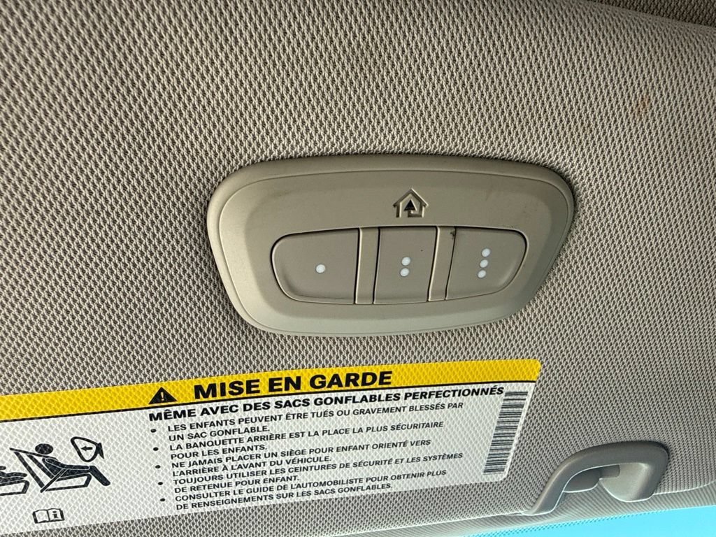 Used 2020 Chrysler Pacifica Touring-L FWD image 17